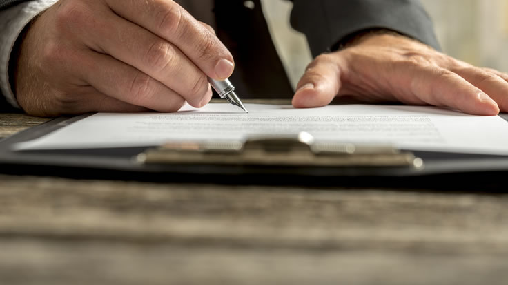 photodune-13624530-closeup-of-businessman-signing-contract-document-or-legal-paper-s (1)